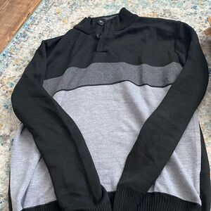 black and green sweater like new